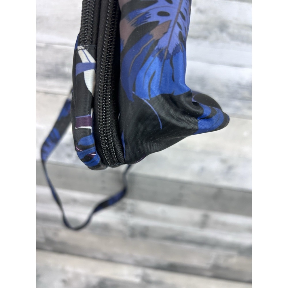 Lug Scoop crossbody (blue, purple, black) Botanical Floral - Picture 3 of 9